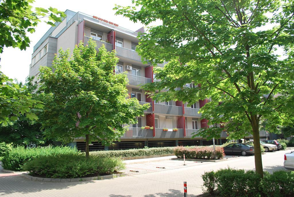 Chotěšovská With Parking Place * Praga